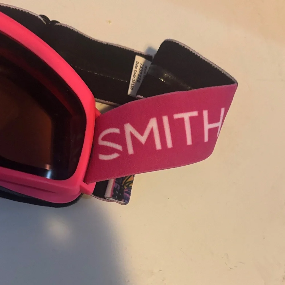 SMITH Pink and Black Ski Goggles